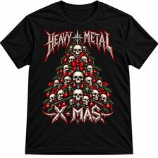 T-shirt preta Heavy Metal Xmas com árvore de Natal formada por caveiras.